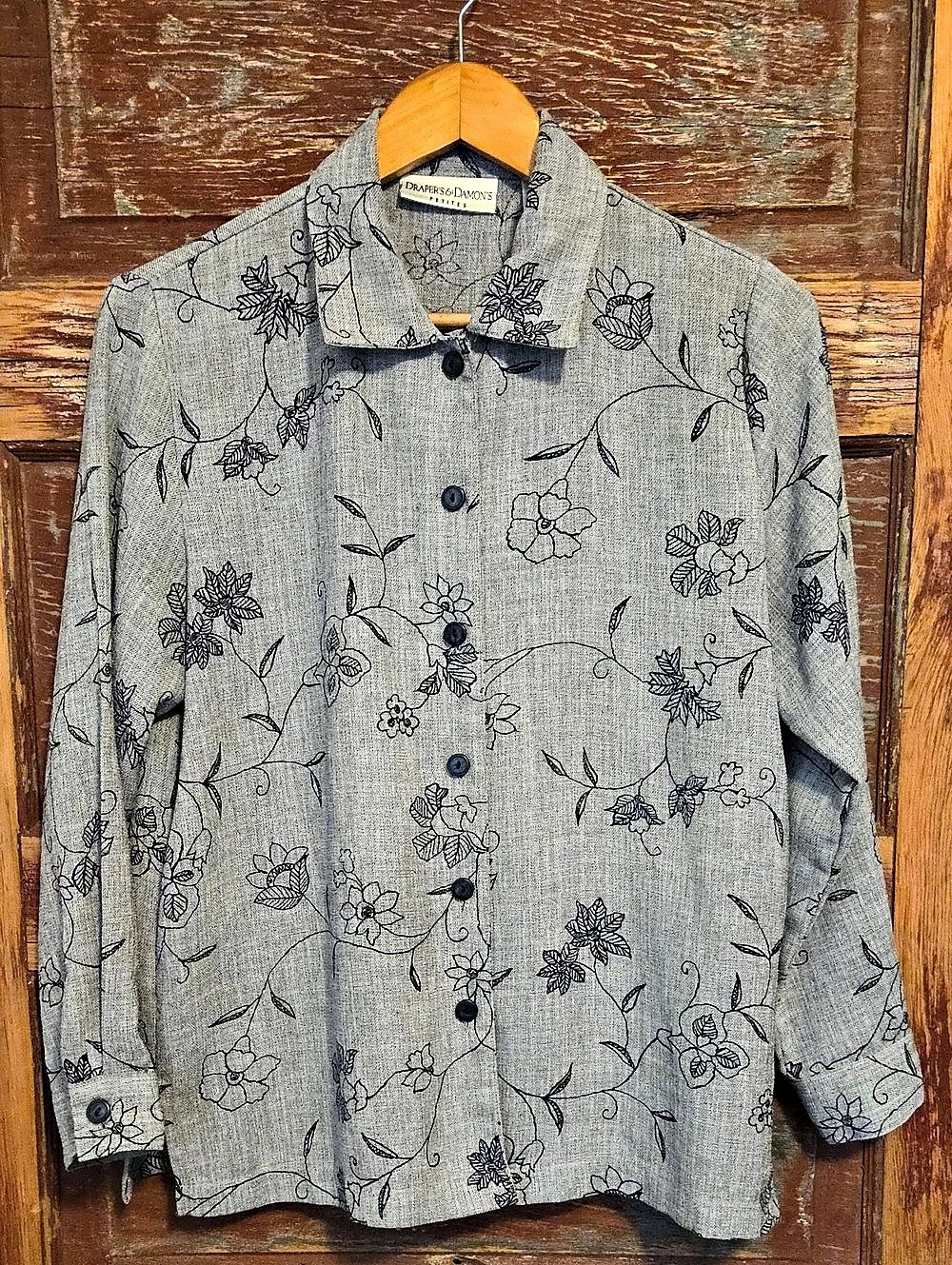 NWOT Draper's & Damon's Navy Blue Floral Embroidered Button-Front Shirt